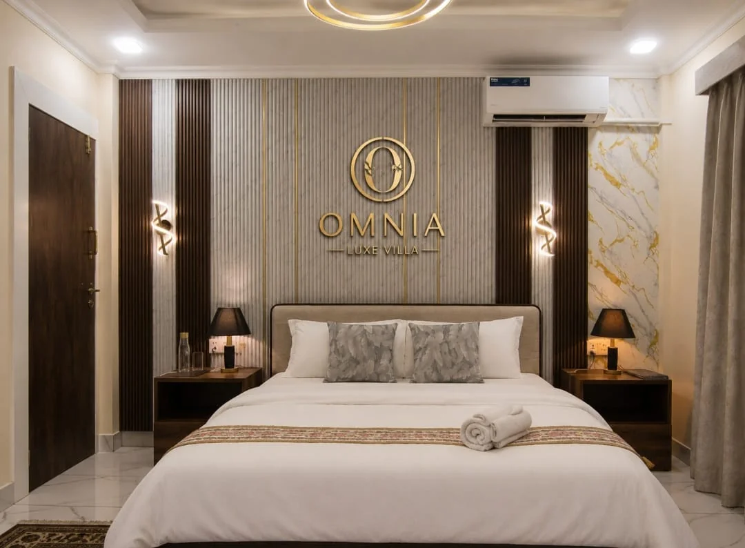 OMNIA-branded king bedroom