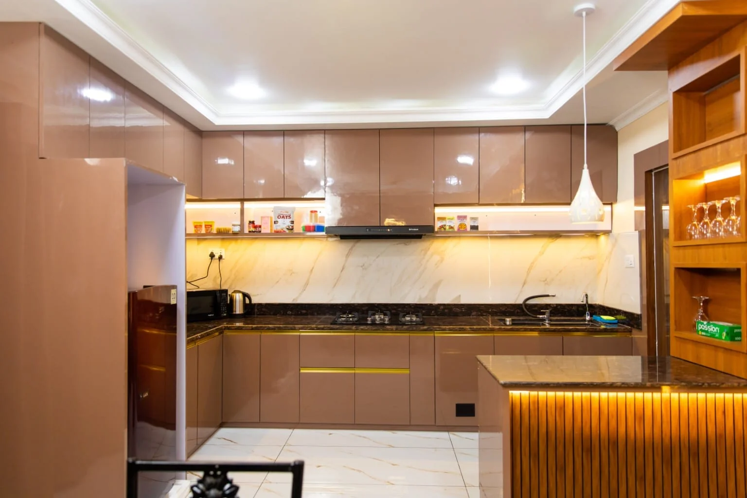 Kitchen, dining & breakfast at Omnia Luxe Villa, Damak